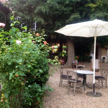 Chambres D'Hotes La Villa Alienor Les Andelys Kültér fotó